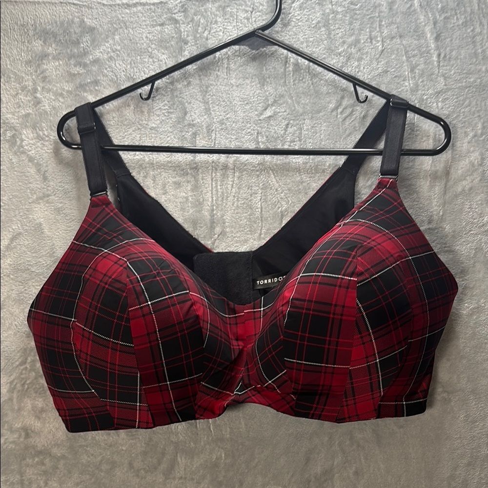Torrid Curve Red Black Plaid Soft Cup Adjustable Strap Bra Size 42DDD